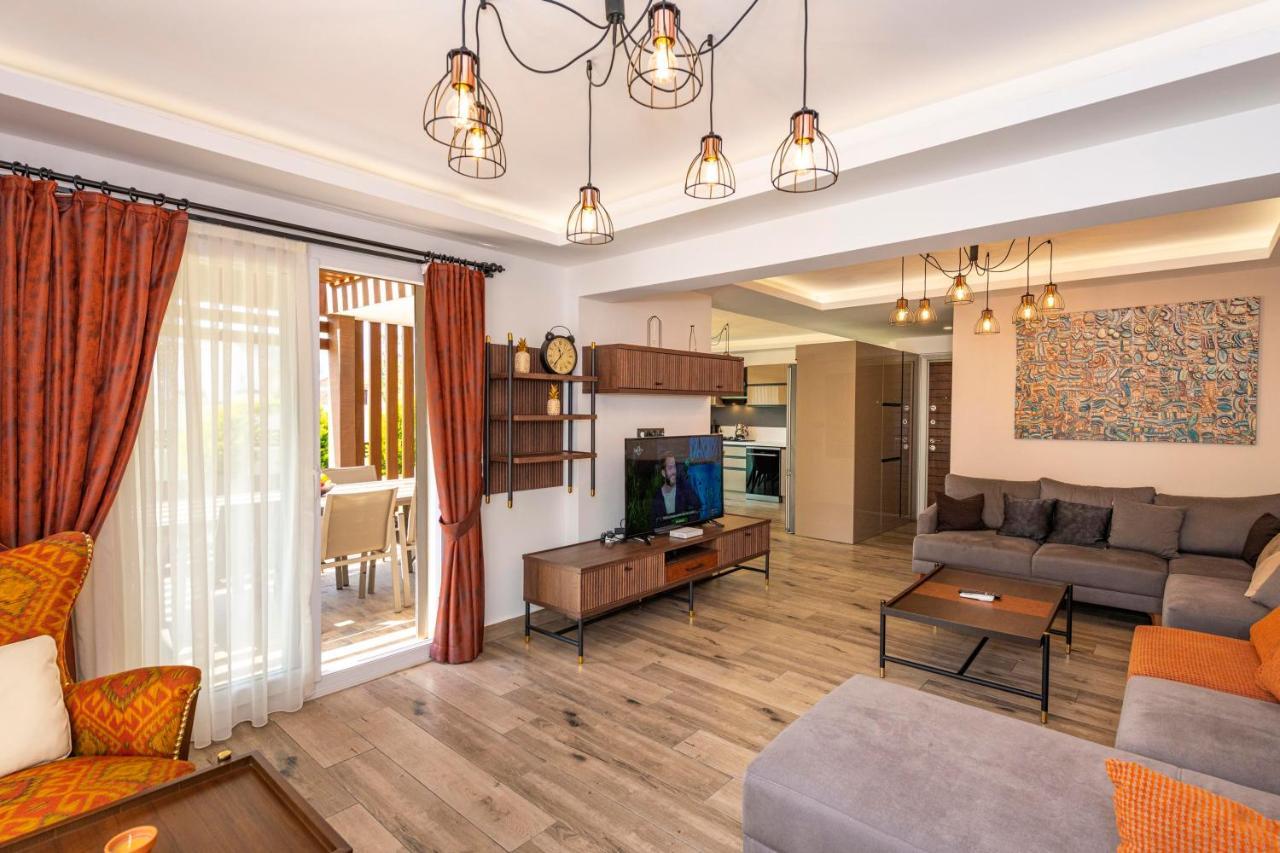 4 Beds, Luxury Holiday Villa In Hisaroenue Oeluedeniz Villa Mia 费特希耶 外观 照片