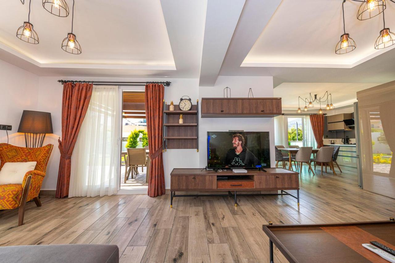 4 Beds, Luxury Holiday Villa In Hisaroenue Oeluedeniz Villa Mia 费特希耶 外观 照片
